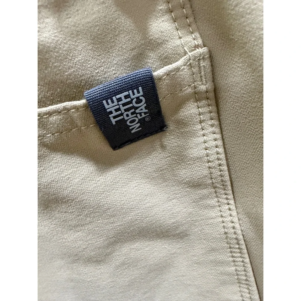 The North Face Mens Tan Hiking Cargo Shorts Size 34 Khaki Outdoor Performance‎